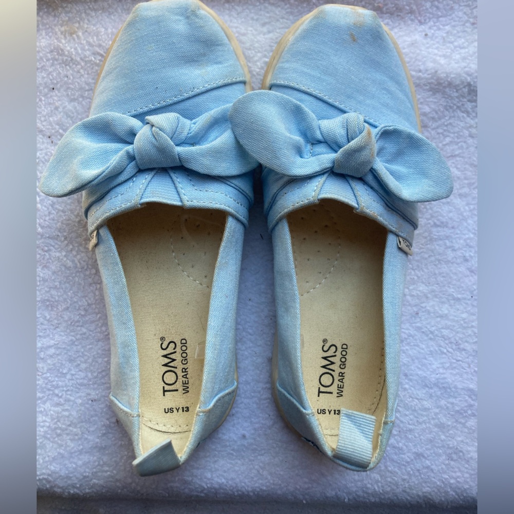 Toms Girls shoes with bow
